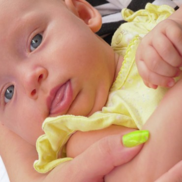 <a class=ContentLinkGreen href=/fr/kits_graphiques_templates_stock-video.html>Stock Vid�o</a></font> femme principal 128636