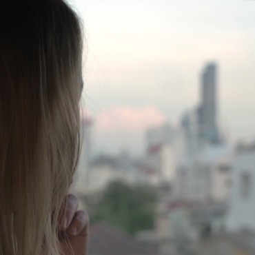 <a class=ContentLinkGreen href=/fr/kits_graphiques_templates_stock-video.html>Stock Vid�o</a></font> femme voyage 132275