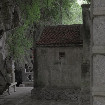 <a class=ContentLinkGreen href=/fr/kits_graphiques_templates_stock-video.html>Stock Vid�o</a></font> arbre rock 132321