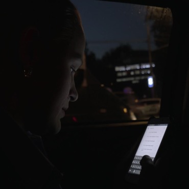 <a class=ContentLinkGreen href=/fr/kits_graphiques_templates_stock-video.html>Stock Vid�o</a></font> femme voyage 132448