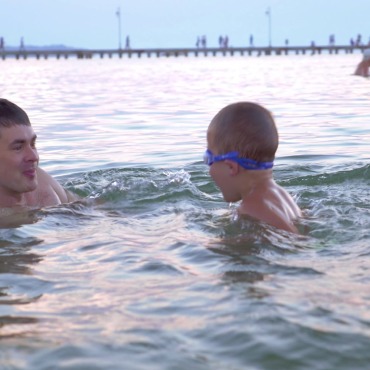 <a class=ContentLinkGreen href=/fr/kits_graphiques_templates_stock-video.html>Stock Vid�o</a></font> femme fehomme 134004