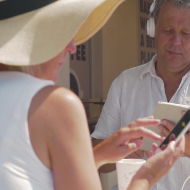 <a class=ContentLinkGreen href=/fr/kits_graphiques_templates_stock-video.html>Stock Vid�o</a></font> vieux femme 134106