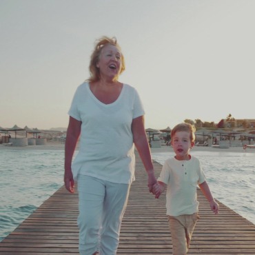 <a class=ContentLinkGreen href=/fr/kits_graphiques_templates_stock-video.html>Stock Vid�o</a></font> femme joyeux 139629