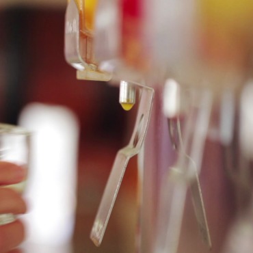 <a class=ContentLinkGreen href=/fr/kits_graphiques_templates_stock-video.html>Stock Vid�o</a></font> femme frais 141636