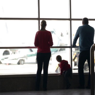 <a class=ContentLinkGreen href=/fr/kits_graphiques_templates_stock-video.html>Stock Vid�o</a></font> femme voyage 141645