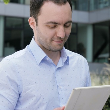 <a class=ContentLinkGreen href=/fr/kits_graphiques_templates_stock-video.html>Stock Vid�o</a></font> homme bureau 161888