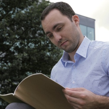 <a class=ContentLinkGreen href=/fr/kits_graphiques_templates_stock-video.html>Stock Vid�o</a></font> journal homme 164360