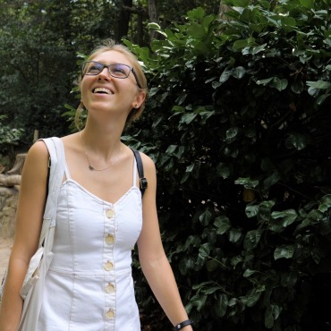 <a class=ContentLinkGreen href=/fr/kits_graphiques_templates_stock-video.html>Stock Vid�o</a></font> jeune beau 164383