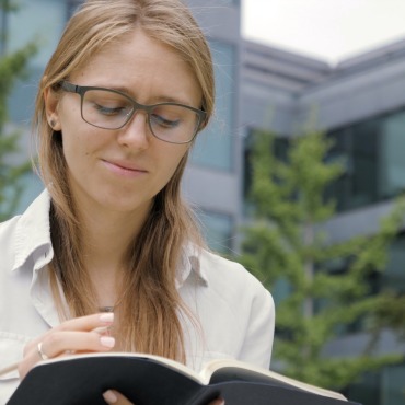 <a class=ContentLinkGreen href=/fr/kits_graphiques_templates_stock-video.html>Stock Vid�o</a></font> travail femme 164391