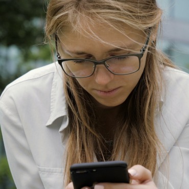 <a class=ContentLinkGreen href=/fr/kits_graphiques_templates_stock-video.html>Stock Vid�o</a></font> parc t�l�phone 164808