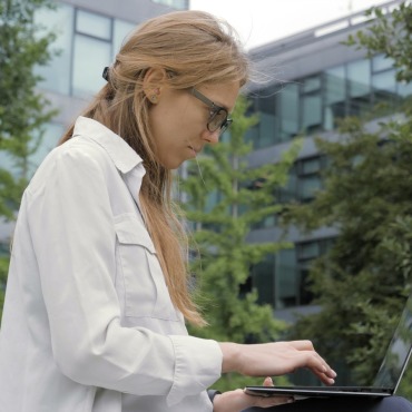 <a class=ContentLinkGreen href=/fr/kits_graphiques_templates_stock-video.html>Stock Vid�o</a></font> ordinateur internet 164874