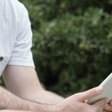 <a class=ContentLinkGreen href=/fr/kits_graphiques_templates_stock-video.html>Stock Vid�o</a></font> d�sinvolte homme 165842