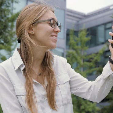 <a class=ContentLinkGreen href=/fr/kits_graphiques_templates_stock-video.html>Stock Vid�o</a></font> appel lunettes 167331