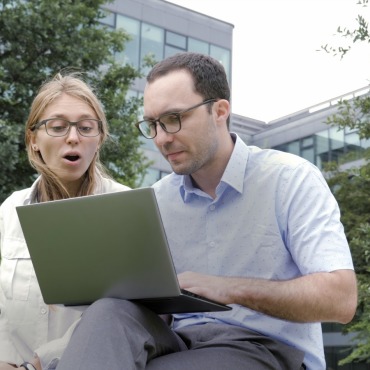 <a class=ContentLinkGreen href=/fr/kits_graphiques_templates_stock-video.html>Stock Vid�o</a></font> concept portable 170126