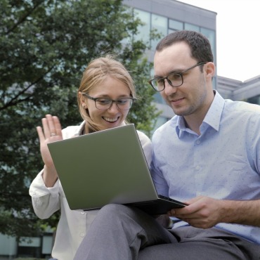 <a class=ContentLinkGreen href=/fr/kits_graphiques_templates_stock-video.html>Stock Vid�o</a></font> homme business 170453