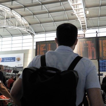 <a class=ContentLinkGreen href=/fr/kits_graphiques_templates_stock-video.html>Stock Vid�o</a></font> journ�e atterrissage 171728