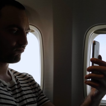 <a class=ContentLinkGreen href=/fr/kits_graphiques_templates_stock-video.html>Stock Vid�o</a></font> jeune homme 174576