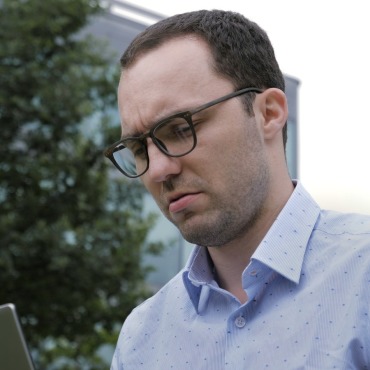 <a class=ContentLinkGreen href=/fr/kits_graphiques_templates_stock-video.html>Stock Vid�o</a></font> occup� portable 174661