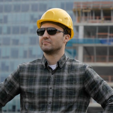 <a class=ContentLinkGreen href=/fr/kits_graphiques_templates_stock-video.html>Stock Vid�o</a></font> caucasian construction 174669