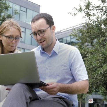 <a class=ContentLinkGreen href=/fr/kits_graphiques_templates_stock-video.html>Stock Vid�o</a></font> attractive beau 174670