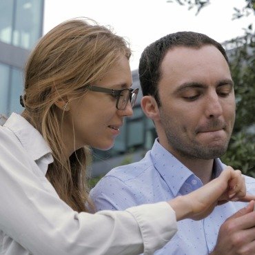 <a class=ContentLinkGreen href=/fr/kits_graphiques_templates_stock-video.html>Stock Vid�o</a></font> homme femme 174672