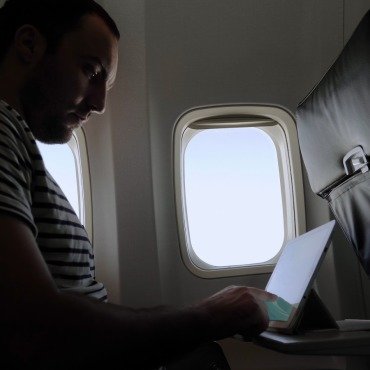 <a class=ContentLinkGreen href=/fr/kits_graphiques_templates_stock-video.html>Stock Vid�o</a></font> vol homme 174701