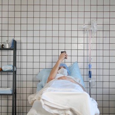 <a class=ContentLinkGreen href=/fr/kits_graphiques_templates_stock-video.html>Stock Vid�o</a></font> t�l�phone homme 174800