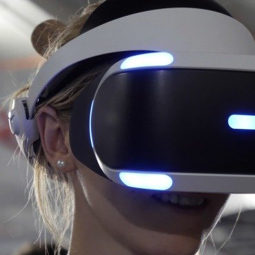 <a class=ContentLinkGreen href=/fr/kits_graphiques_templates_stock-video.html>Stock Vid�o</a></font> femme headset 174923