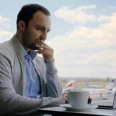 <a class=ContentLinkGreen href=/fr/kits_graphiques_templates_stock-video.html>Stock Vid�o</a></font> business a�roport 175091