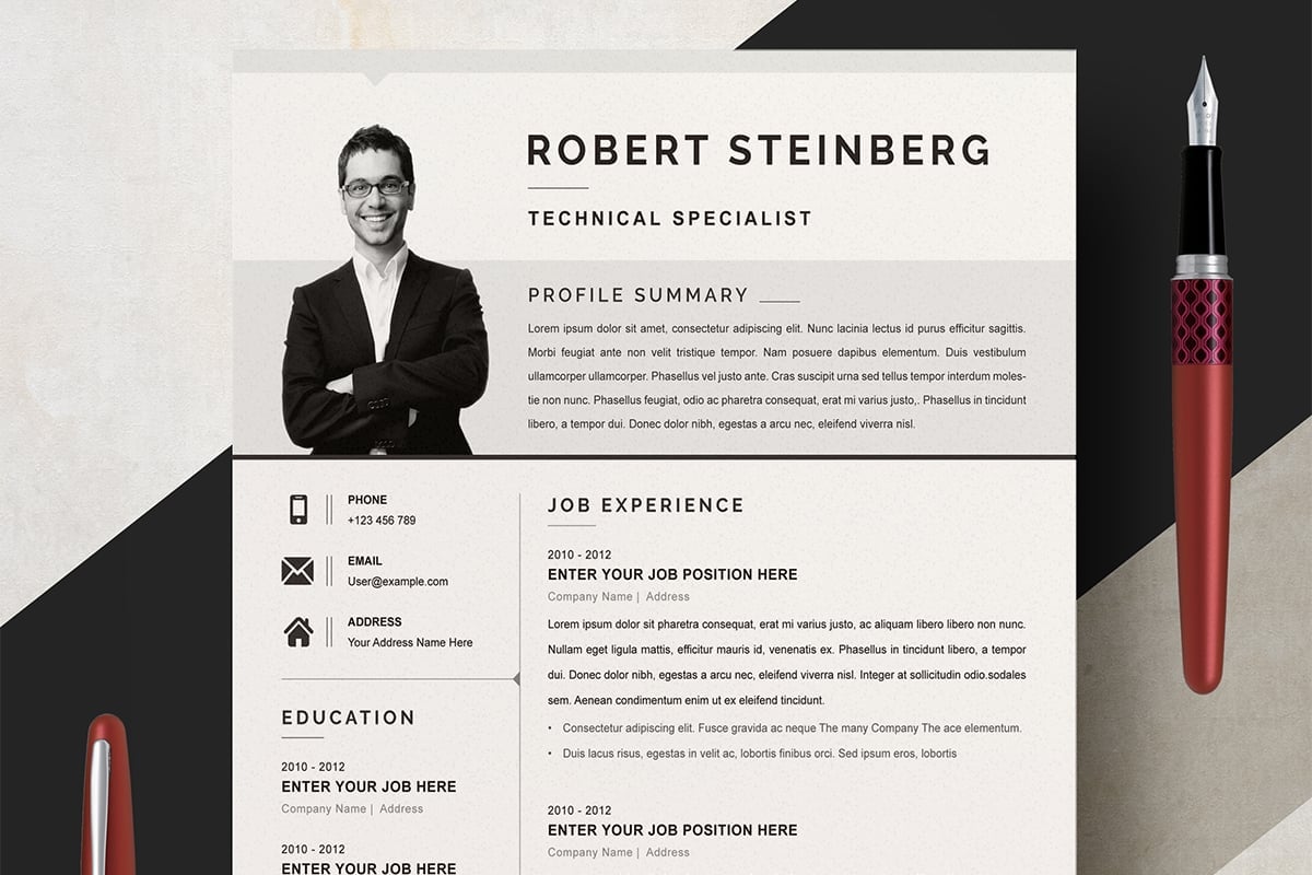 Professional Simple Graphic Designer Resume Template